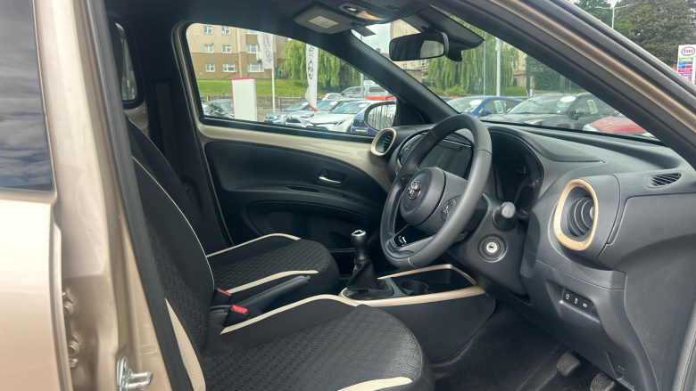 Toyota Aygo X 1.0 VVT-i Edge 5dr Petrol Hatchback